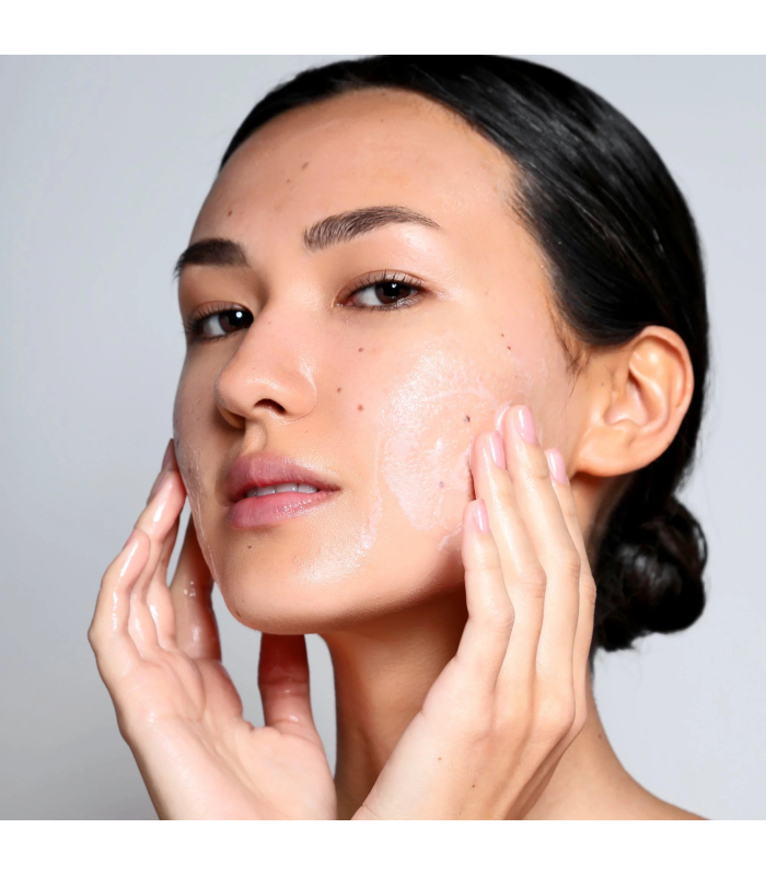 Ніжний очищуючий засіб Cosmedix Benefit Clean 150mL