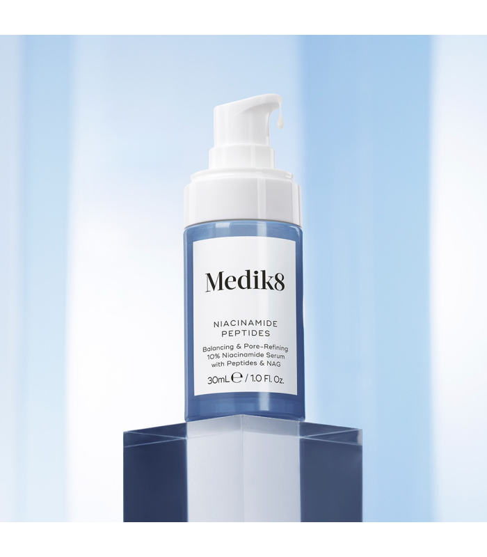 Cироватка з ніацинамідом Medik8 NIACINAMIDE PEPTIDES 30mL