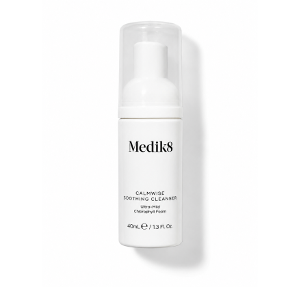 Пенка для очищения чувствительной кожи Medik8 Calmwise Soothing Cleanser 40mL