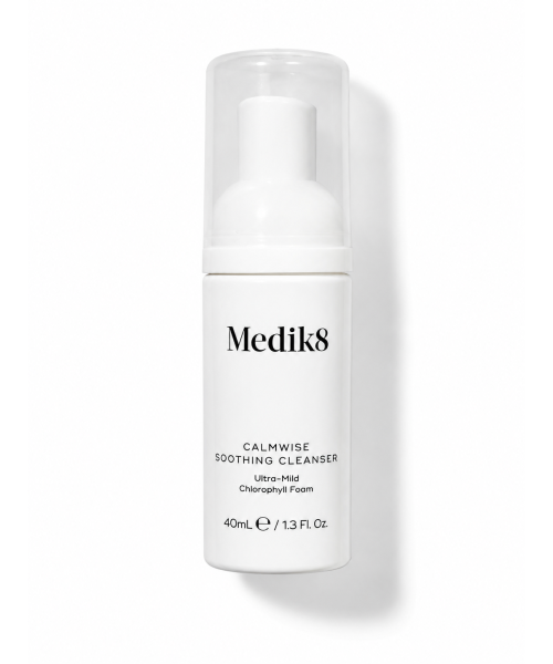 Пінка для очищення чутливої шкіри Medik8 Calmwise Soothing Cleanser 40mL
