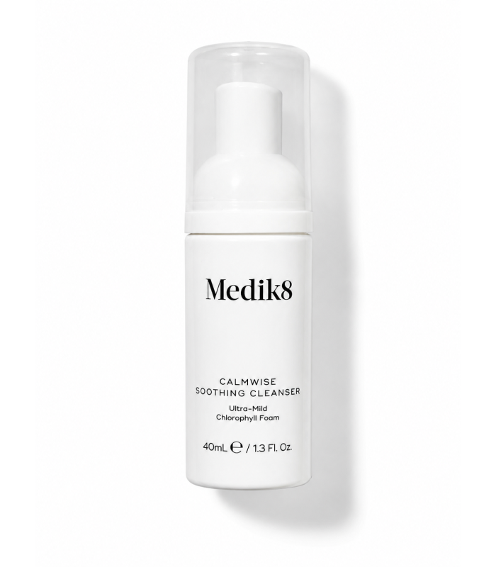 Пенка для очищения чувствительной кожи Medik8 Calmwise Soothing Cleanser 40mL