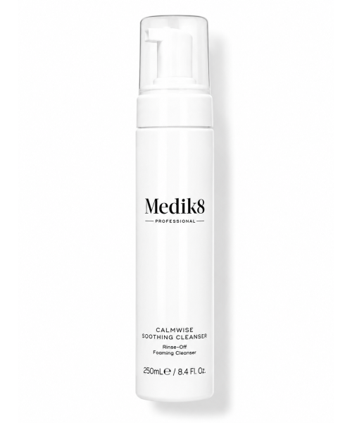 Пінка для очищення чутливої шкіри Medik8 Calmwise Soothing Cleanser 250mL