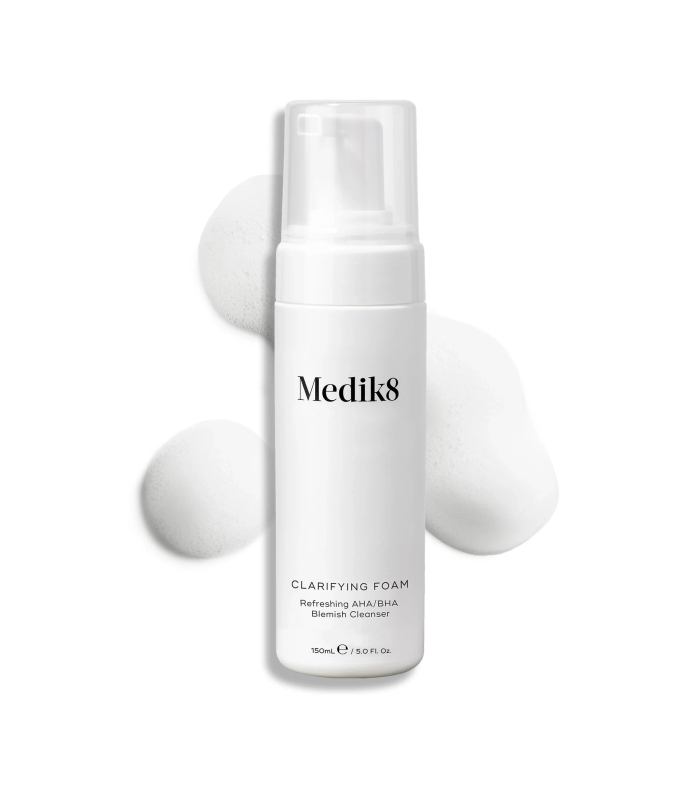 Безолійна пінка з АНА/ВНА для очищення проблемної шкіри Medik8 Clarifying Foam 150mL