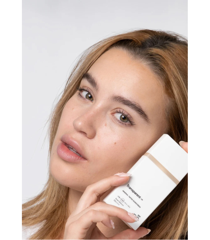 Мінеральний сонцезахисний крем у відтінку LIGHT Transparent Lab MINERAL TINTED SUNSCREEN LIGH 100mL